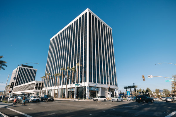 Outside of MDR building as observed from corner crossing